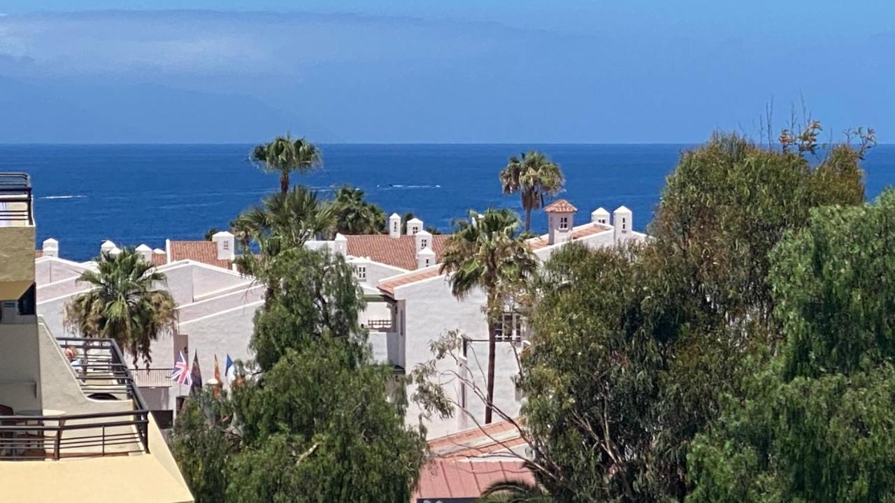 Enjoy A Sunny Apartment With Pool Next To The Sea 阿德耶 外观 照片